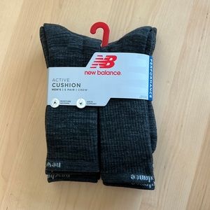 NWT New Balance men’s dark heather grey crew socks. Sz. 6-12.5 - pack of 5 pairs
